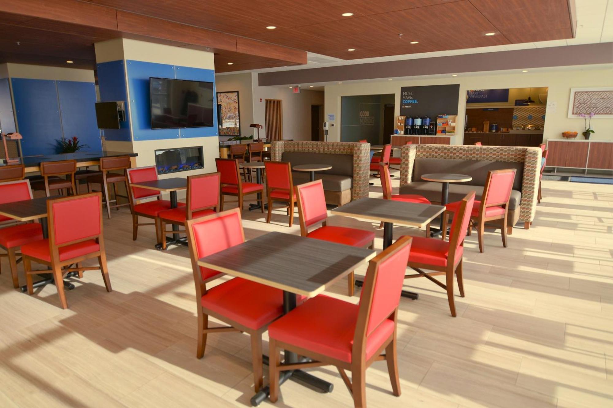 Holiday Inn Express & Suites Onalaska - La Crosse Area By Ihg Bagian luar foto